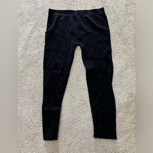 Black capri leggings